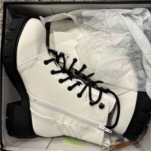 Chic White Lace-Up Boots